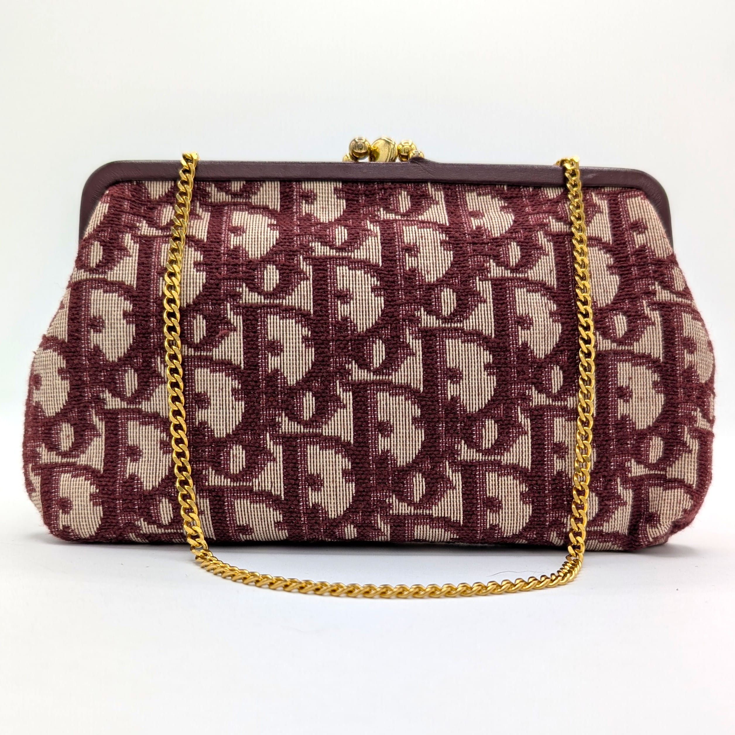 <b>DIOR</b> <br>Wallet on Chain 